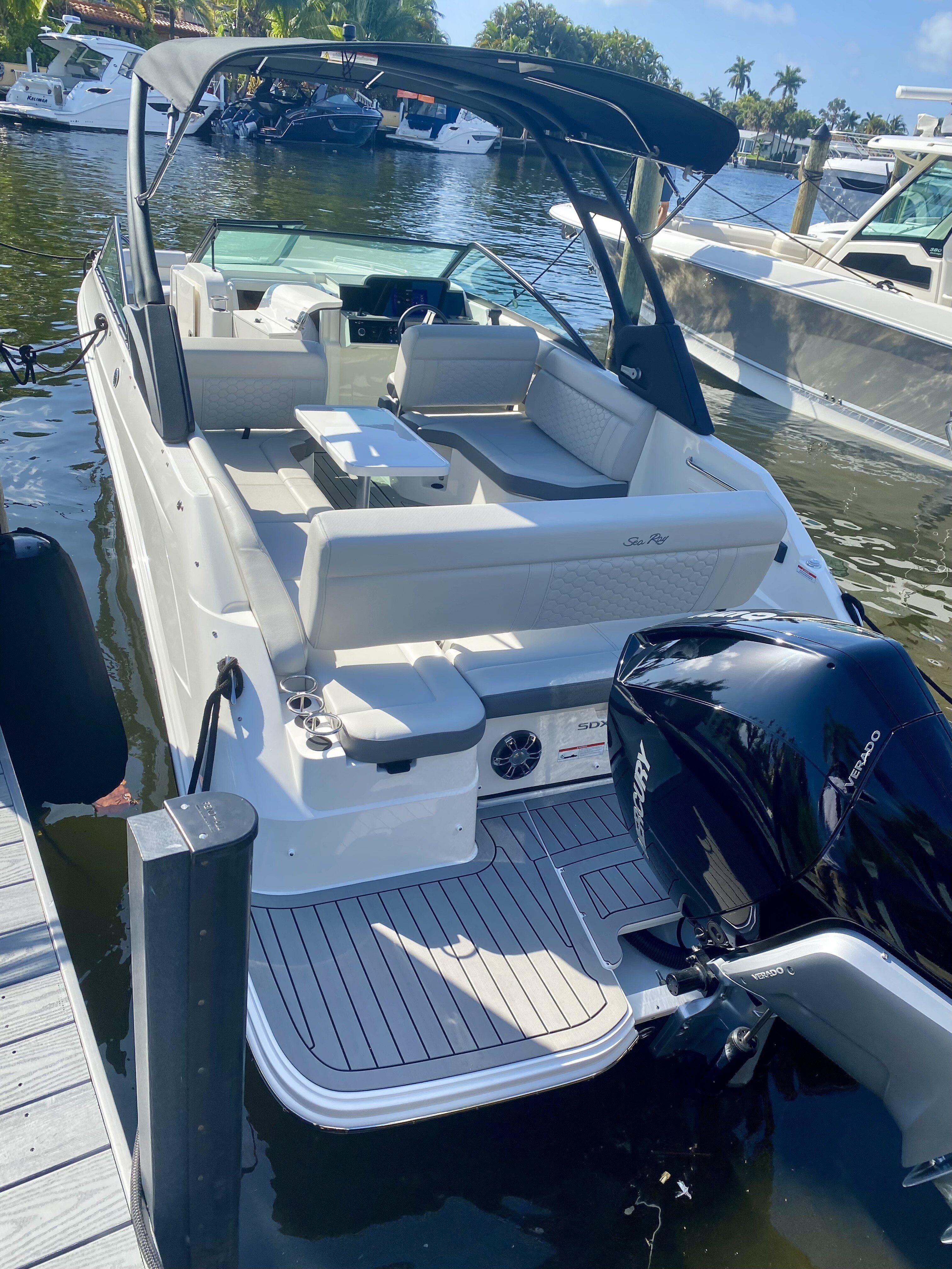 25' 2022 Sea Ray - Delray Image 3