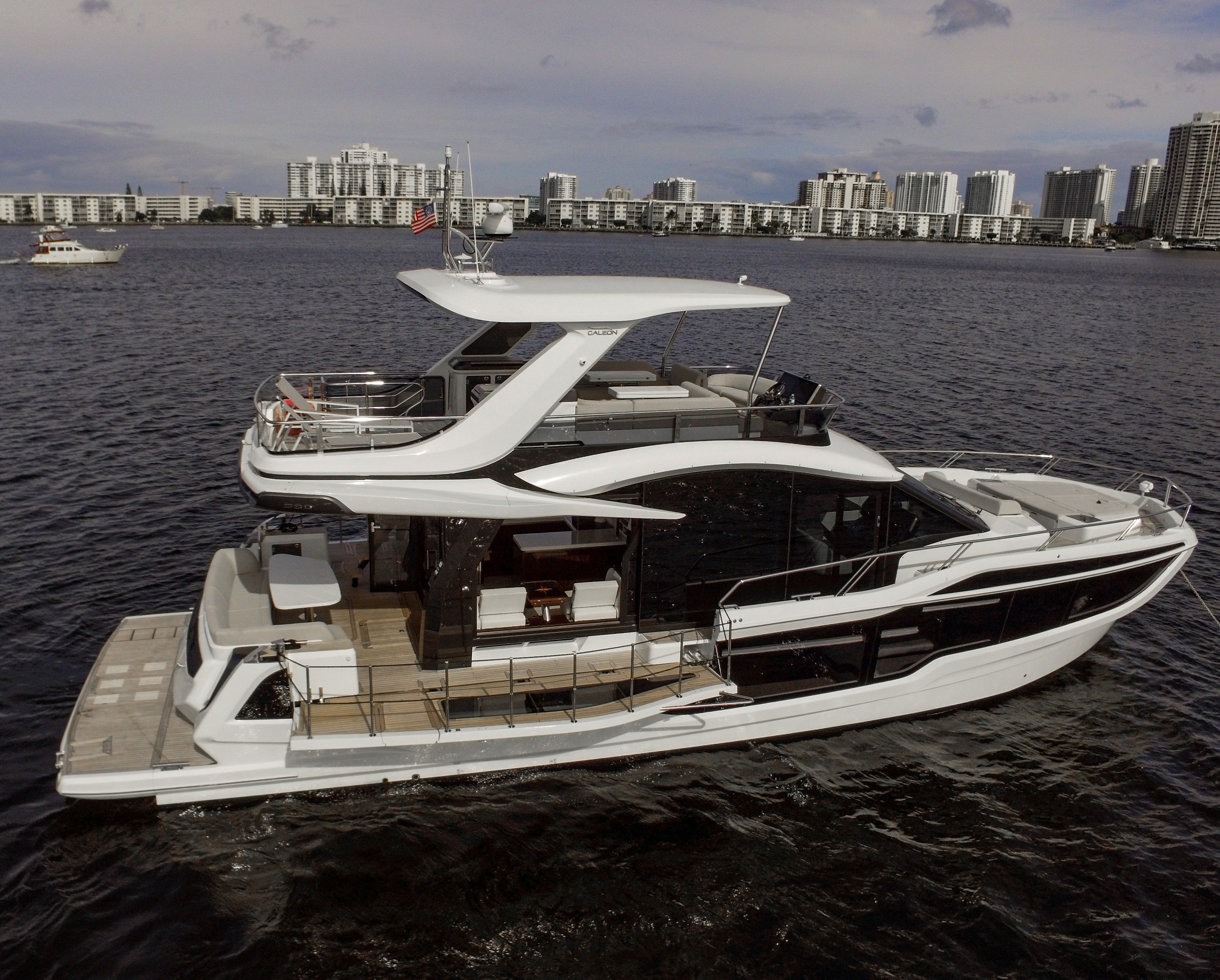 56' 2023 Galeon - DELRAY Image 2