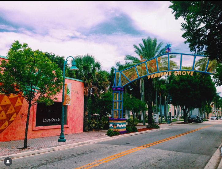 Pineapple grove arts district entrance 
